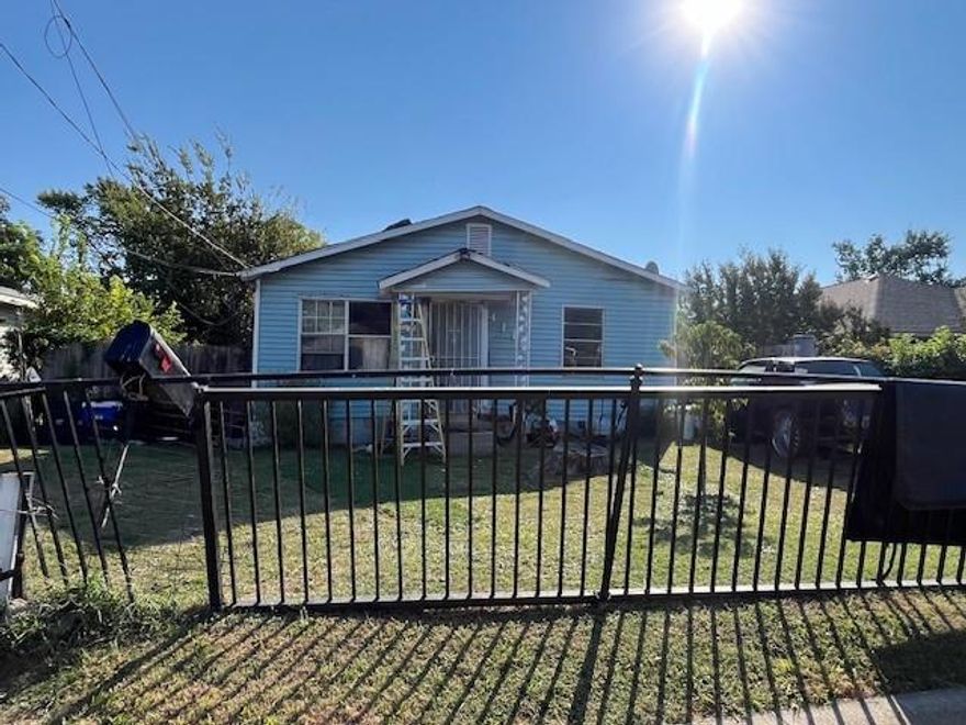 *****INVESTMENT PROPERTY*******MOTIVATED SELLER*** TEAR DOWN*****Great property with lots of potential in the West Dallas area. This home can be torn down and build to suit your dreams. Extensive development in the area. Property is being SOLD-AS-IS -- Seller will not be able remove any junk inside the property. Buyer need to purchase Survey. Owner will consider all realistic offers! Please verify all information. Any CASH offers must be accompanied by actual proof of funds. (i.e. copy of bank statement or other financial statement) West Dallas Area