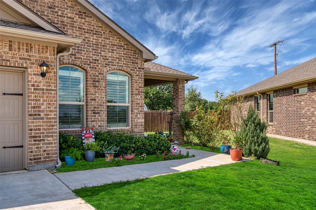 Photo of 111 Augusta Court, Boyd, TX 76023 (MLS # 21316831)