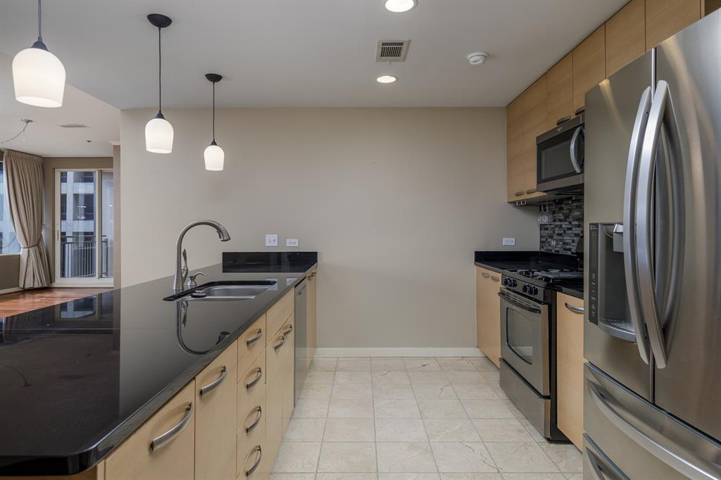 Metropolitan 1200 Main St Condo - Residential