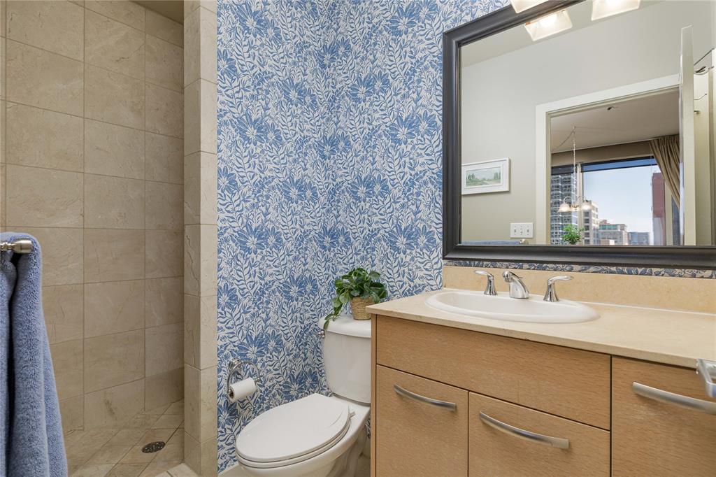 Metropolitan 1200 Main St Condo - Residential