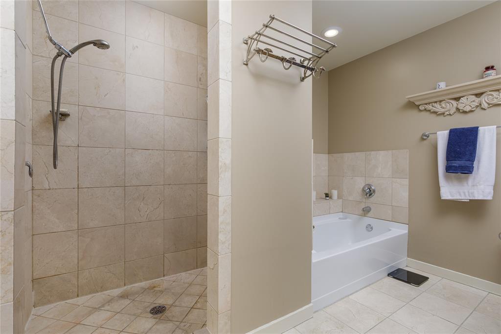 Metropolitan 1200 Main St Condo - Residential