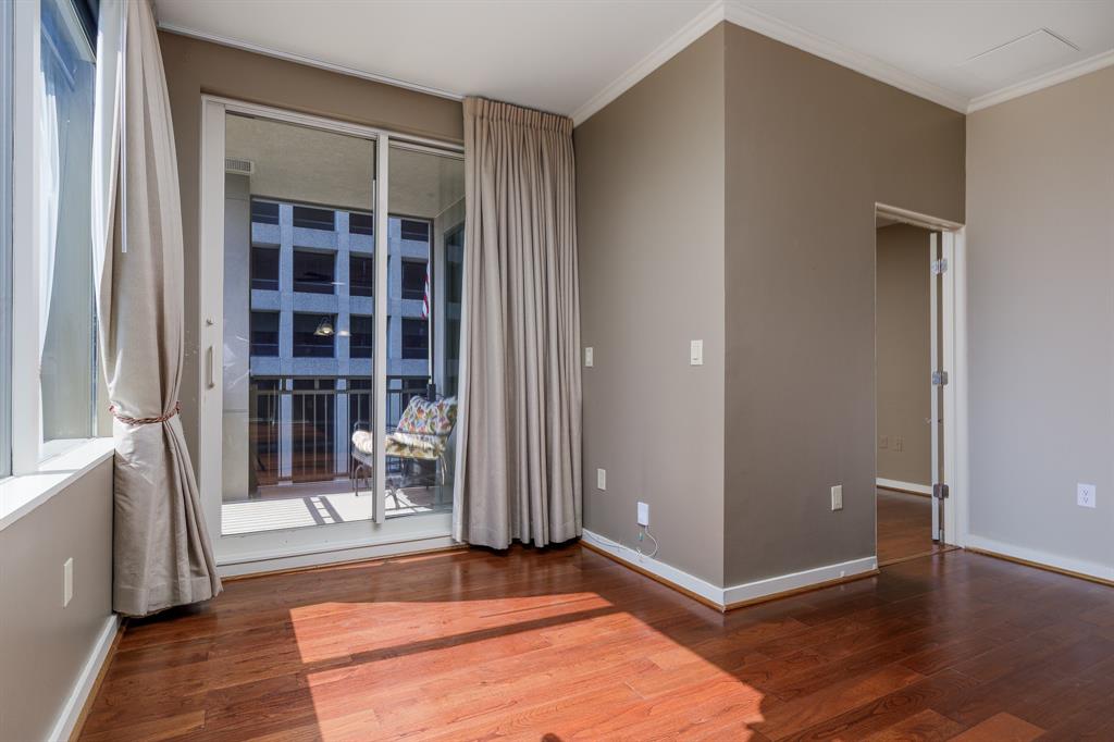 Metropolitan 1200 Main St Condo - Residential