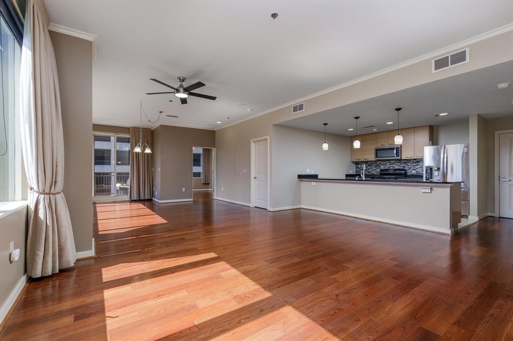 Metropolitan 1200 Main St Condo - Residential