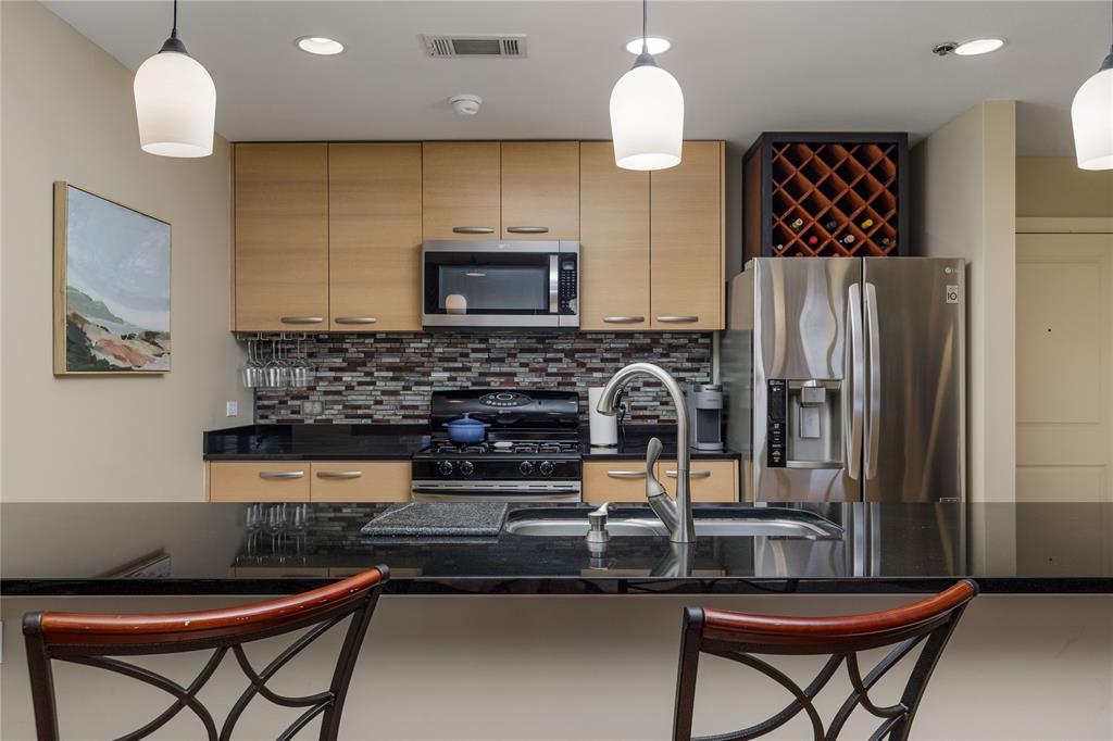 Metropolitan 1200 Main St Condo - Residential