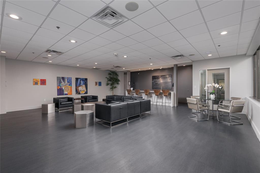 Metropolitan 1200 Main St Condo - Residential