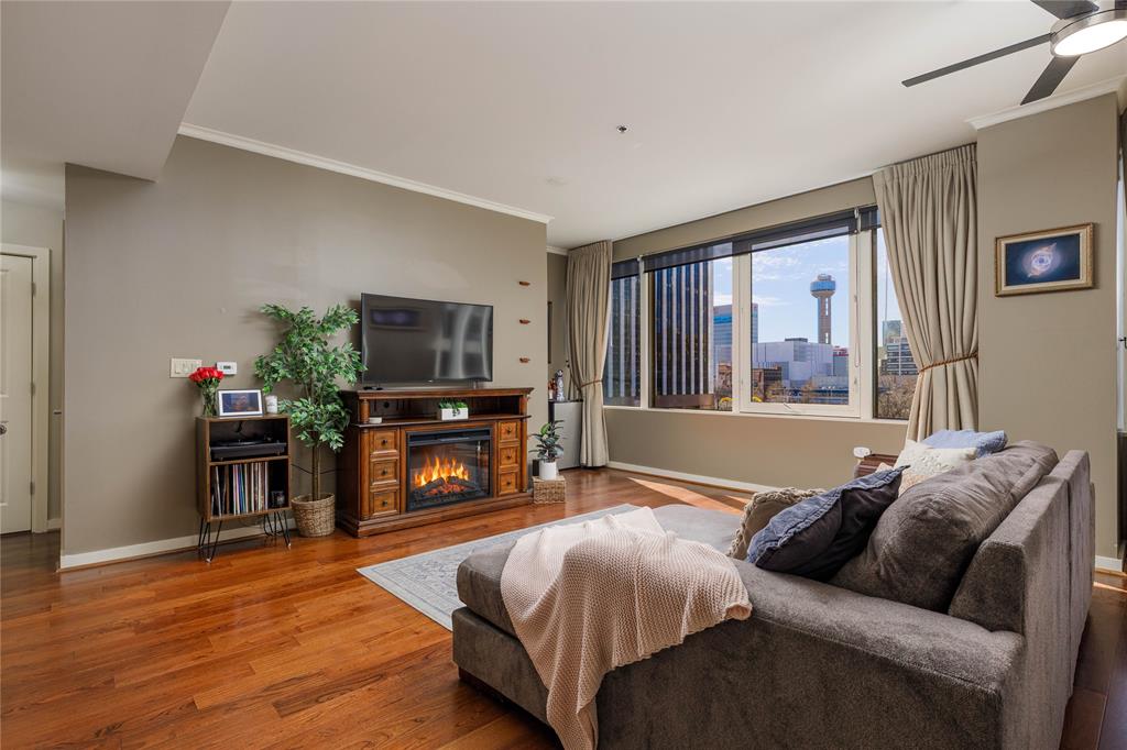 1200 Main Street 306