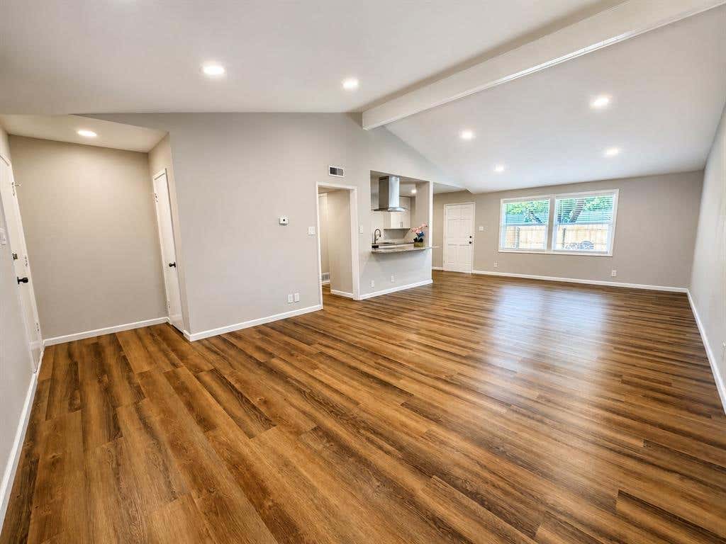 Photo of 901 Melrose Drive, Richardson, TX 75080 (MLS # 21349898)