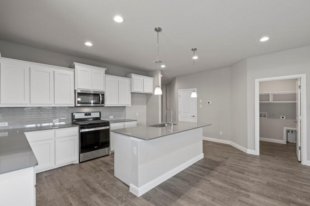 TRAILS OF ELIZABETH CREEK PHASE 5 - Residential Lease