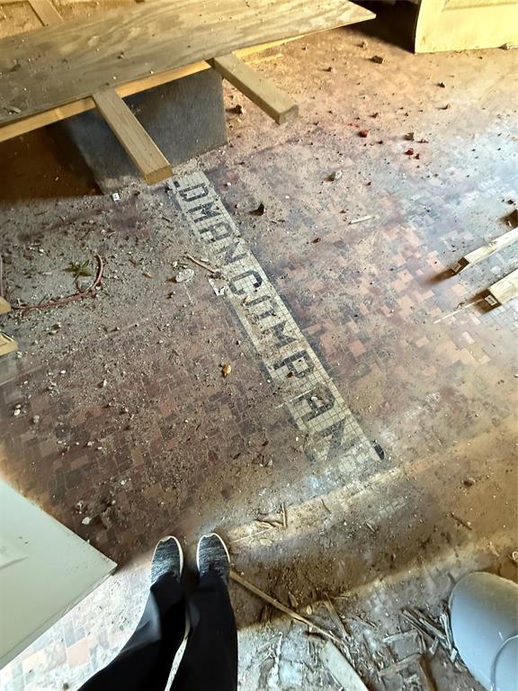 Corsicana - Commercial Sale