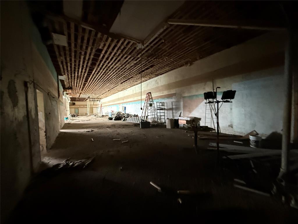 Corsicana - Commercial Sale