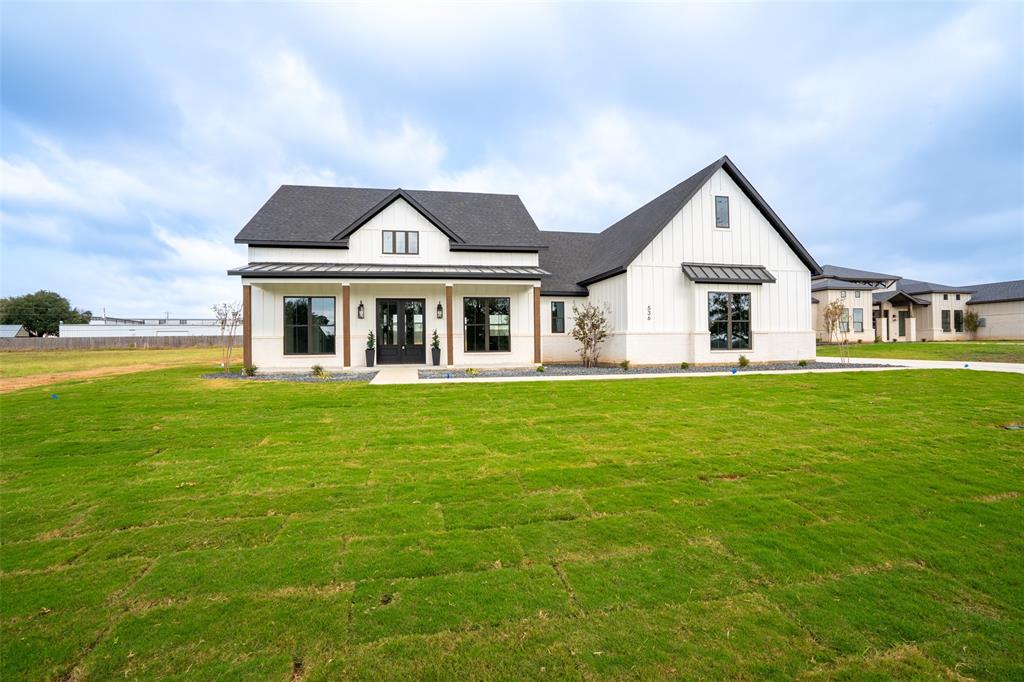 Modern Oaks - Residential