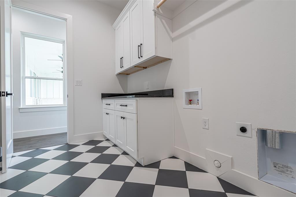 Modern Oaks - Residential