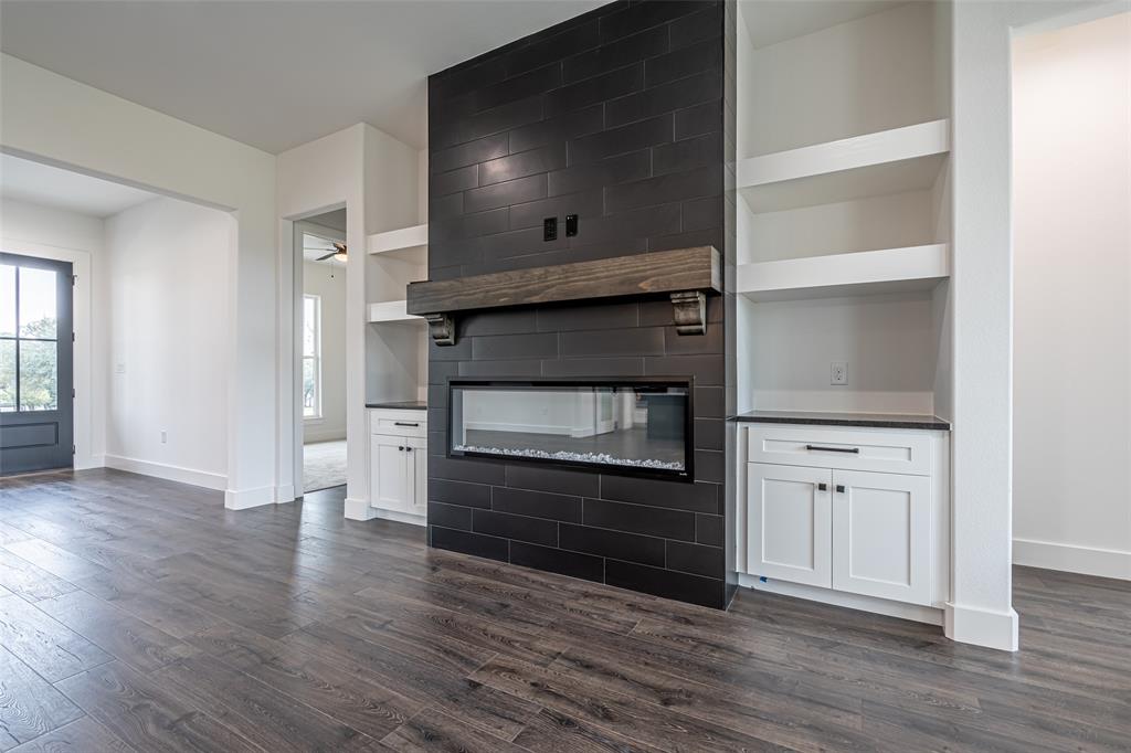 Modern Oaks - Residential