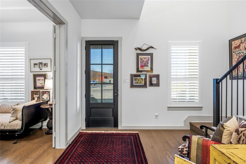 2737 S Market Square