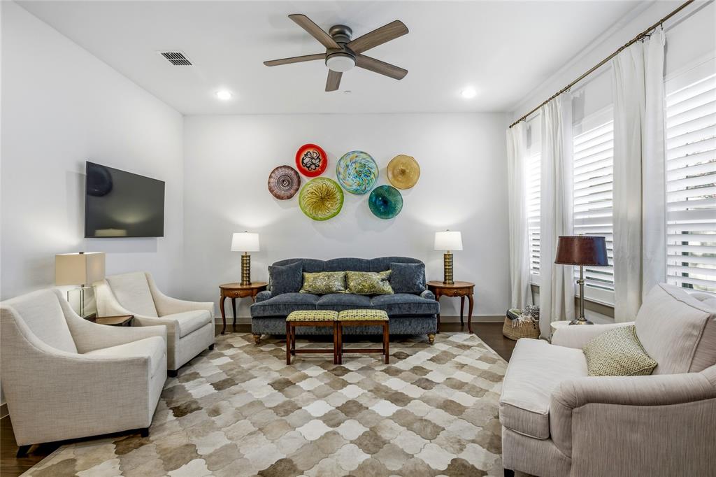 2737 S Market Square