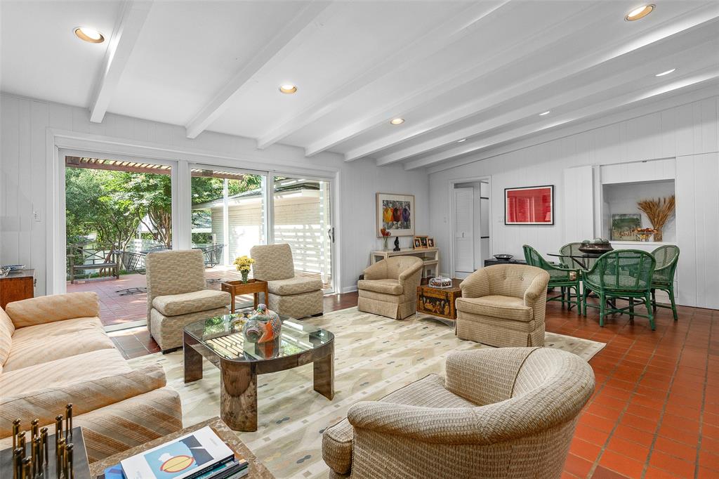 6459 Floyd Drive