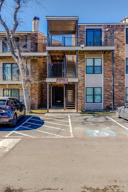 Oakhollow Condo - Residential