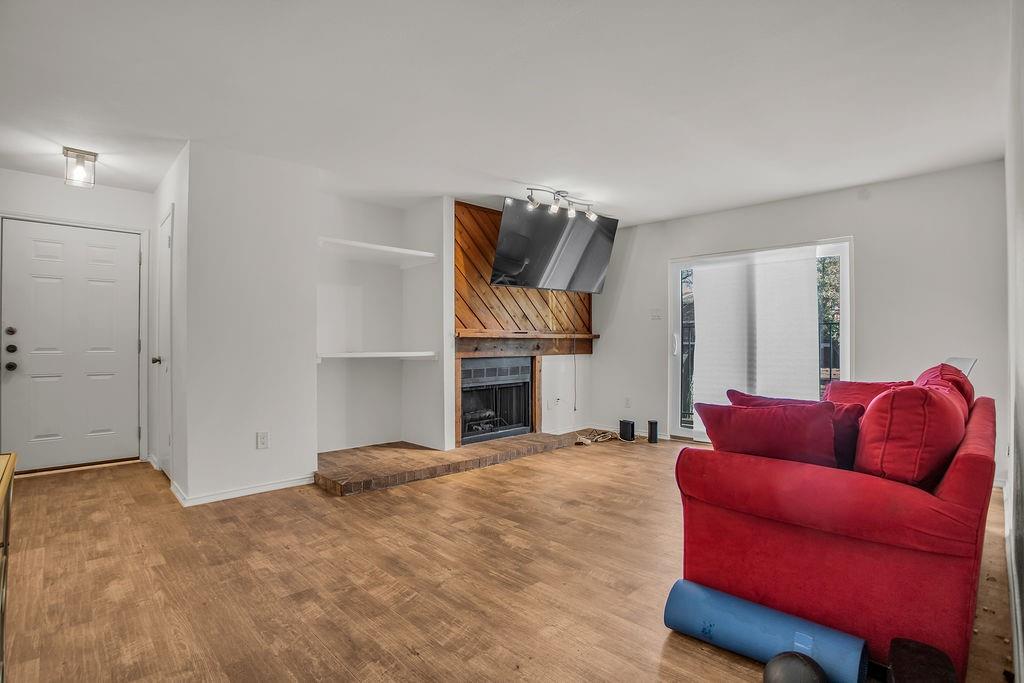 Oakhollow Condo - Residential