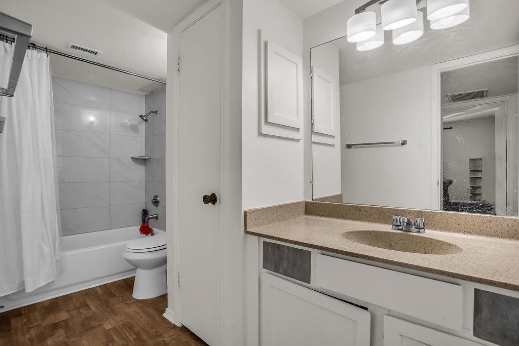 Oakhollow Condo - Residential