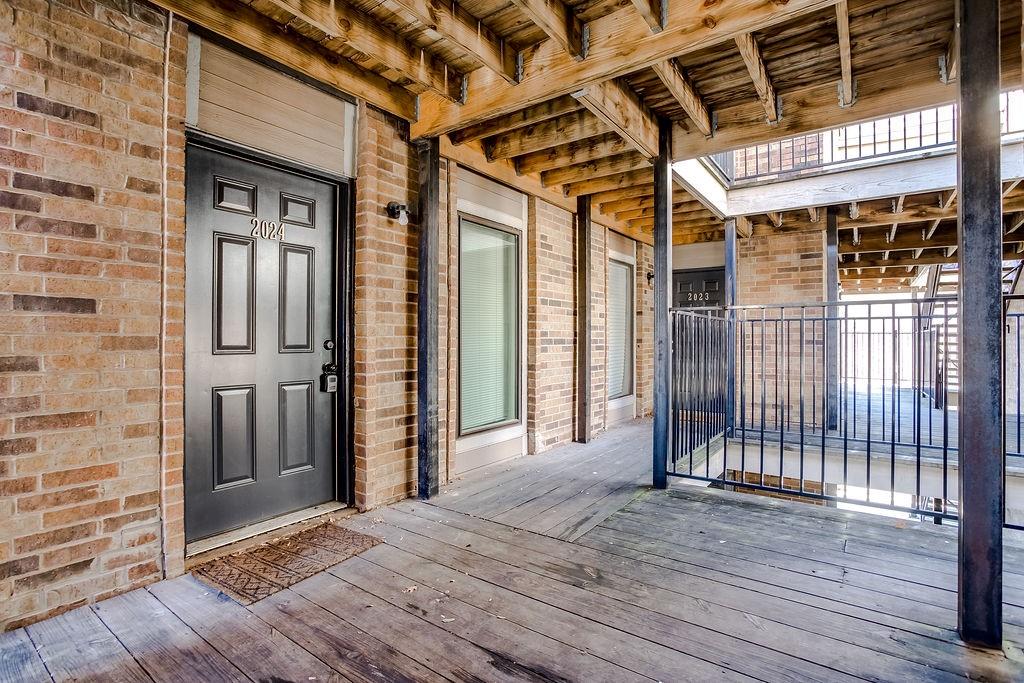 Oakhollow Condo - Residential