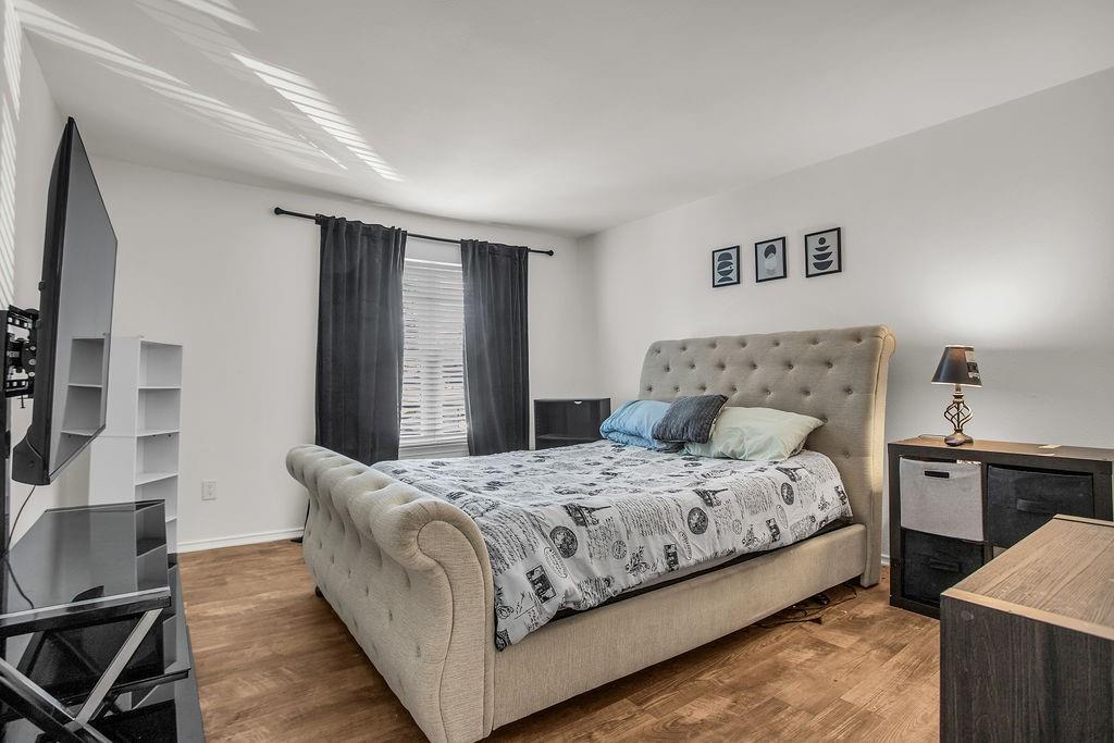 Oakhollow Condo - Residential