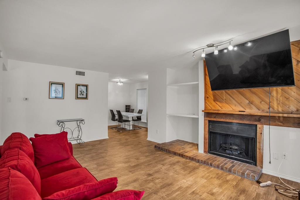 Oakhollow Condo - Residential