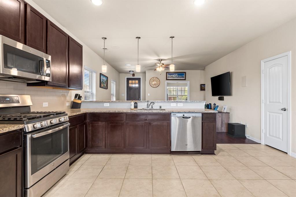 Viridian Village 1e-3 - Residential Lease