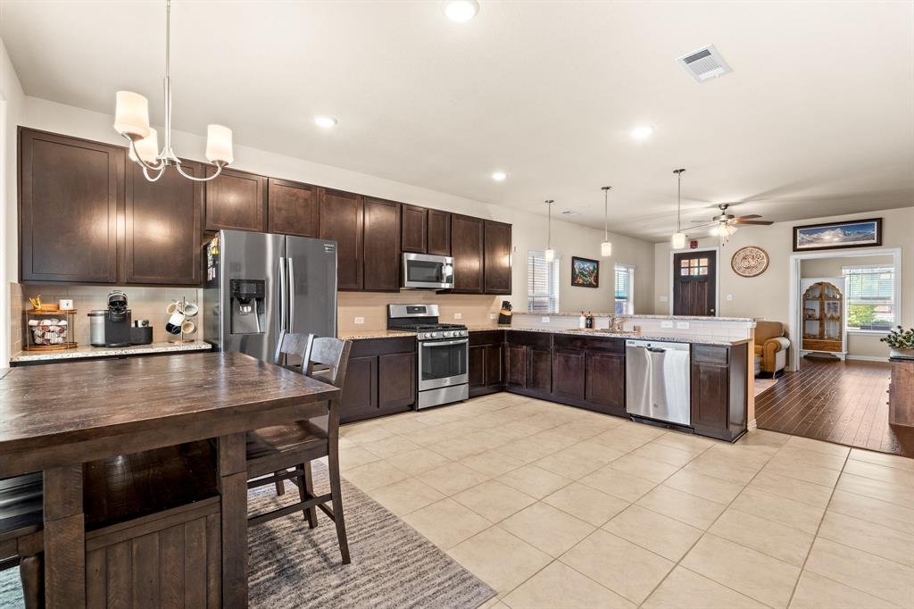 Viridian Village 1e-3 - Residential Lease