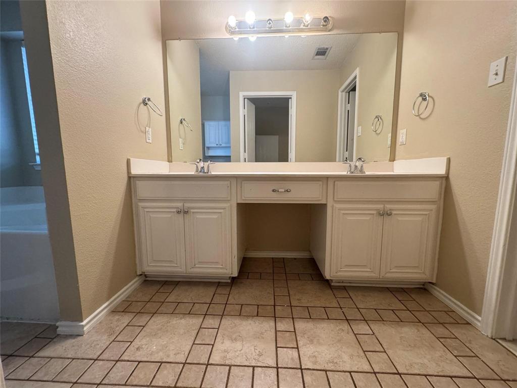 Meadow Vista Estates Add - Residential Lease