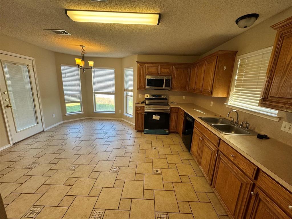 Meadow Vista Estates Add - Residential Lease