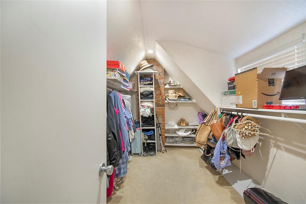 Ross Ave Anx 03 - Residential