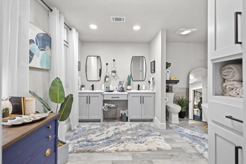 HIDE A WAY LAKE - Residential