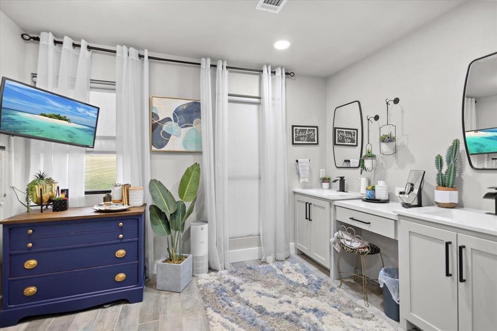 HIDE A WAY LAKE - Residential