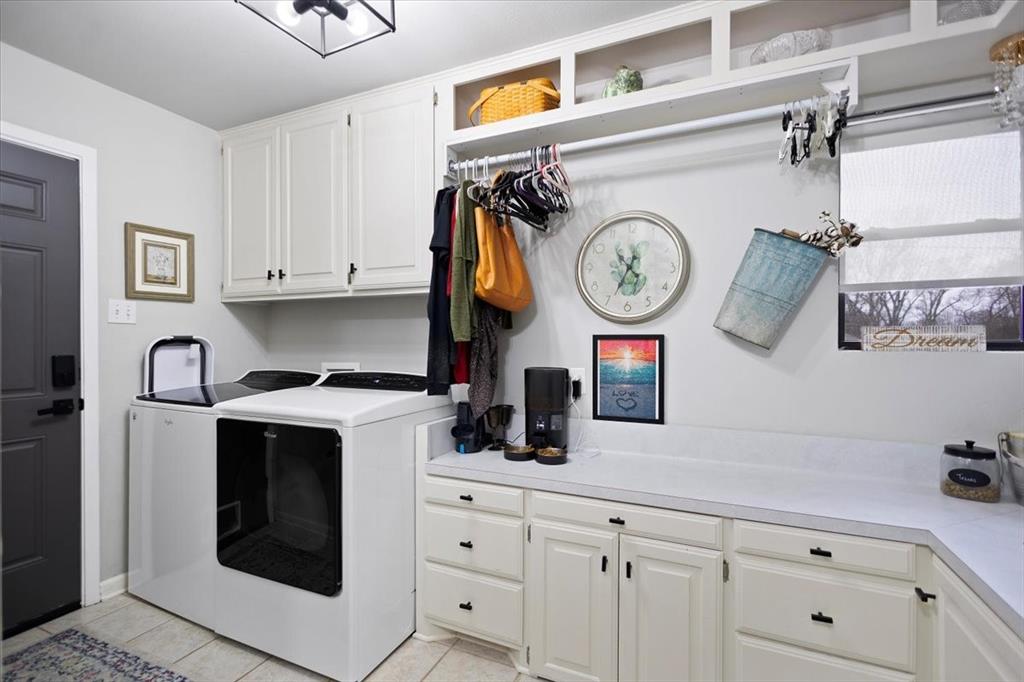 HIDE A WAY LAKE - Residential