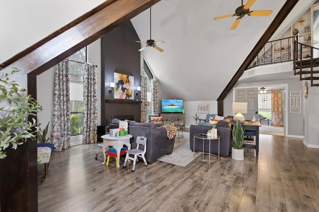 HIDE A WAY LAKE - Residential