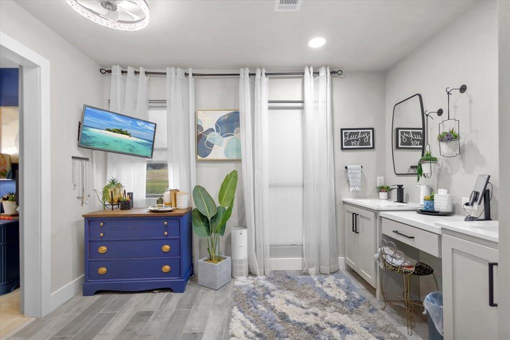 HIDE A WAY LAKE - Residential