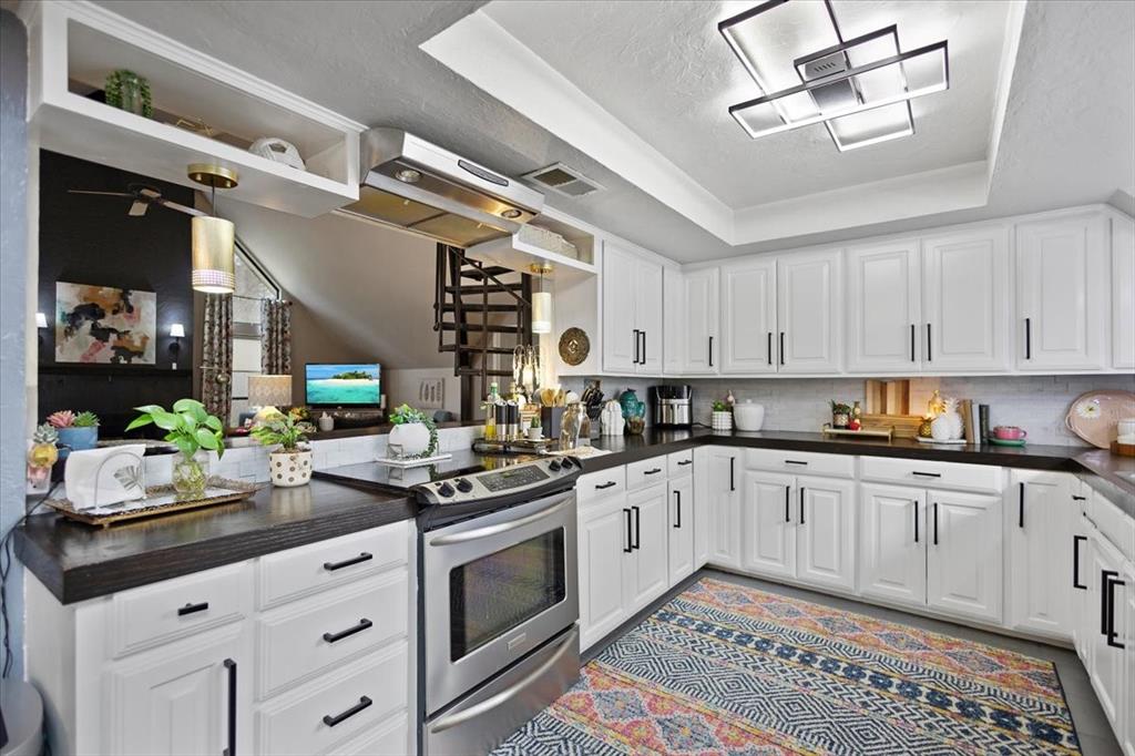 HIDE A WAY LAKE - Residential