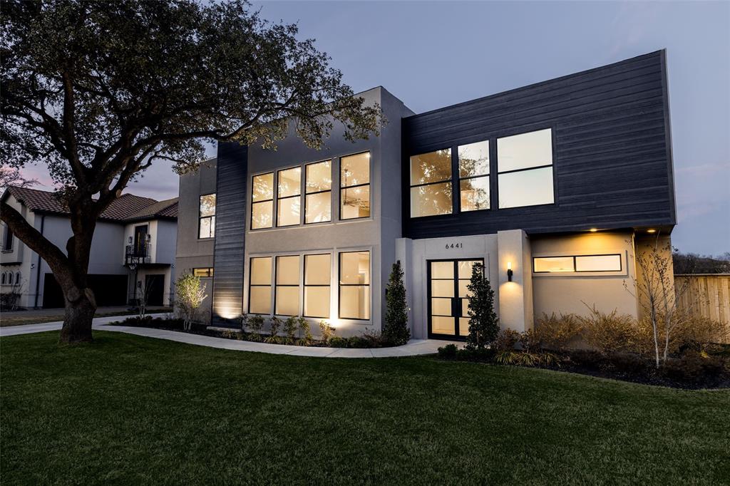 Royal Crest - Residential