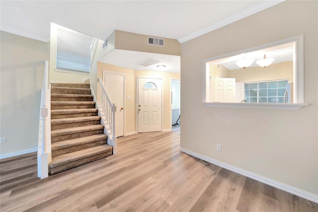 2401 Northlake Court