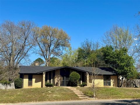 Photo of 220 Guadalupe Drive, Athens, TX 75751 (MLS # 21195450)