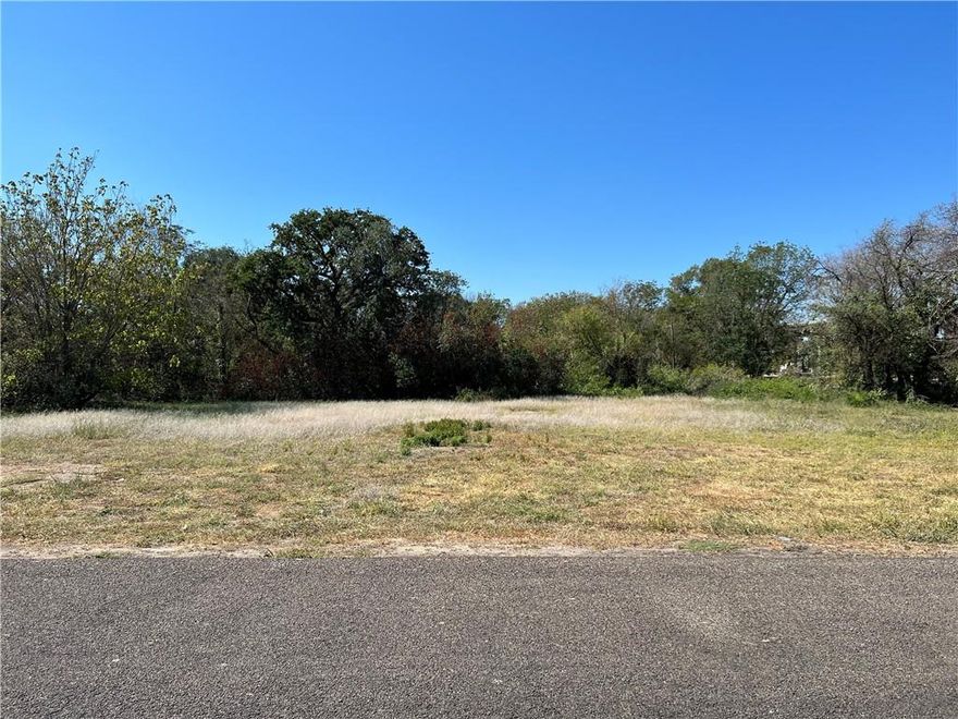 Centrally located in Waco to shopping, downtown and Baylor.  This residential lot is perfect to build your dream home.