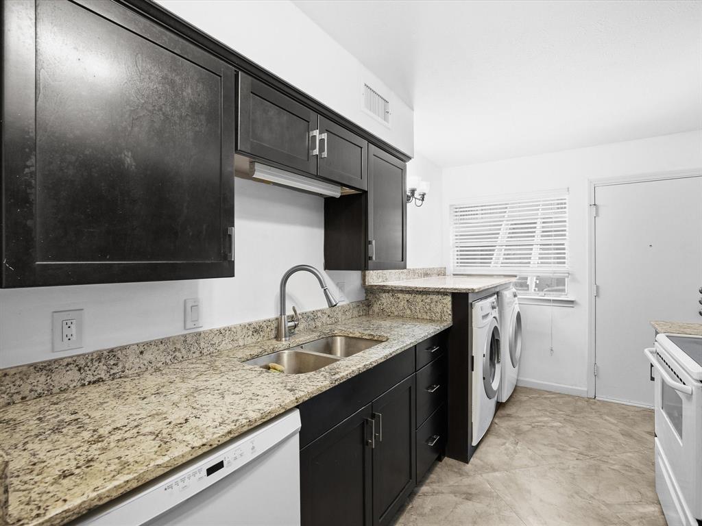 Park Central Condo - Residential