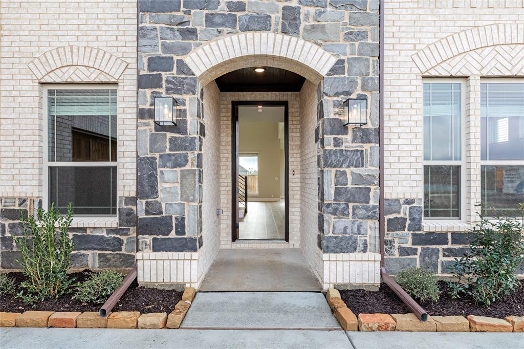 2618 Waterfall Court