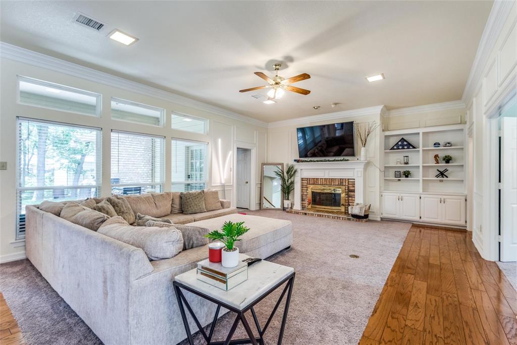 1743 Crescent Lane