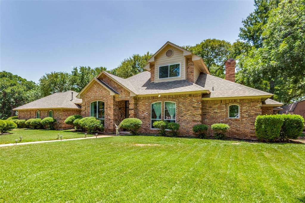 1743 Crescent Lane