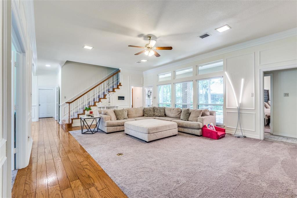 1743 Crescent Lane