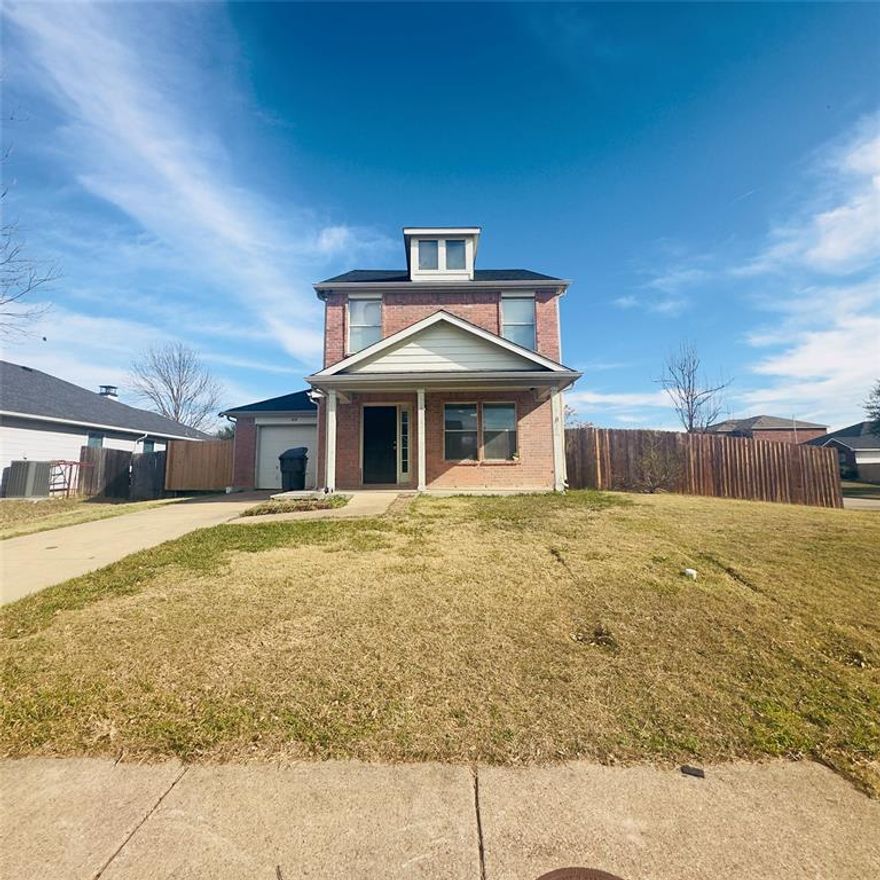 Discover comfort and convenience in this inviting two-story home! Located on a desirable corner lot, this property offers both privacy and curb appeal, with easy access to major freeways and top employers—making your daily commute easier. Offers 3 Bedrooms, 2.5 Baths – Spacious enough for family living or hosting guests.
Open Living & Dining Areas – Perfect for gatherings and everyday enjoyment.
Converted Garage Flex Room – Ideal for a home office, gym, or playroom.
Rear Entry Parking – Adding convenience and enhancing the home’s exterior appeal.
Two-Story Design – Maximizes space and creates a natural flow throughout the home.
Corner Lot Advantage – Extra light, added privacy, and a standout presence in the neighborhood.