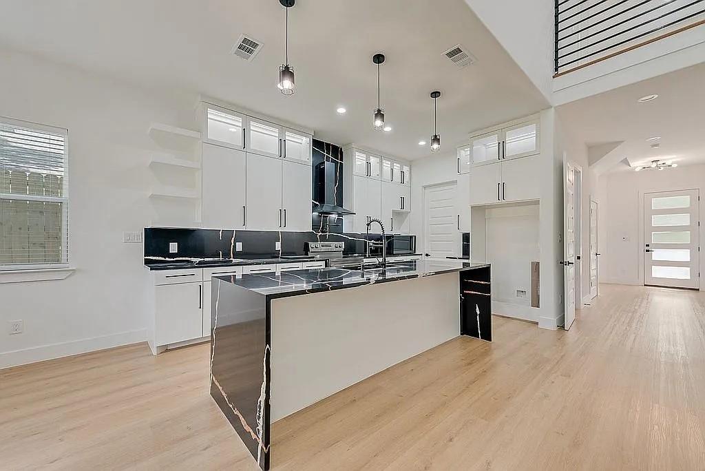 Alameda Heights - Residential