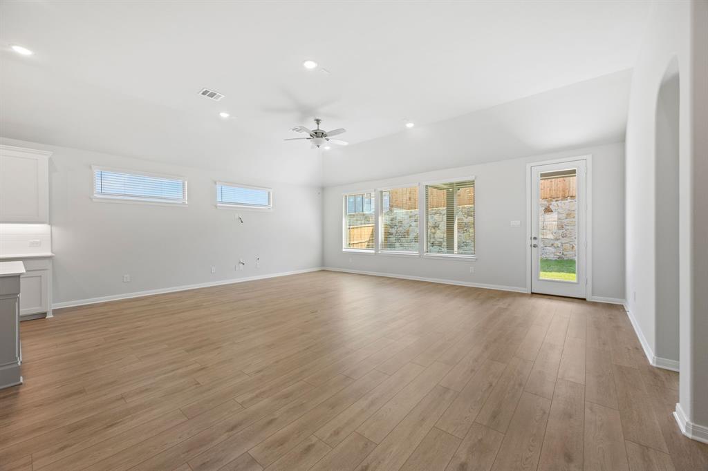 1423 Foxglove Park
