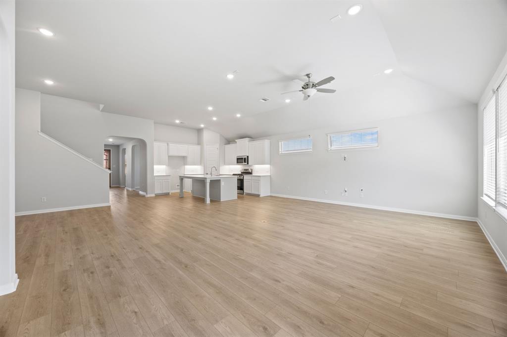 1423 Foxglove Park